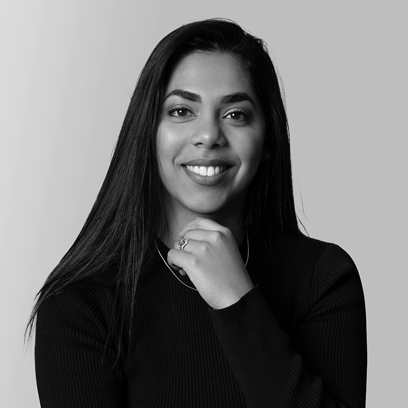 Black and white portrait of health content researcher Alifia Fernandes Jokubauskienė, MPharm