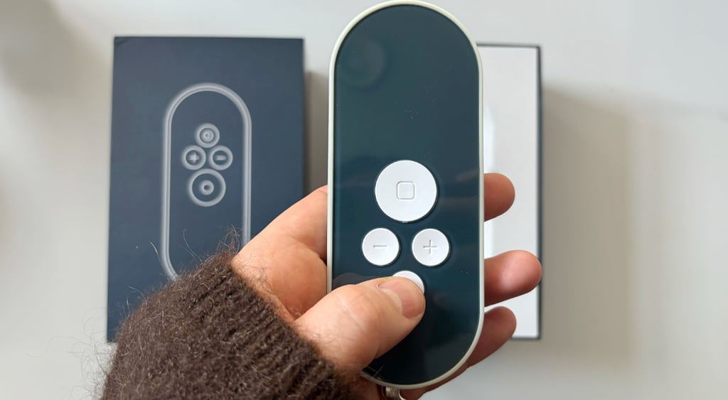 Nuropod blue in hand