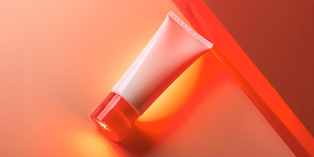Sunscreen cream and red light